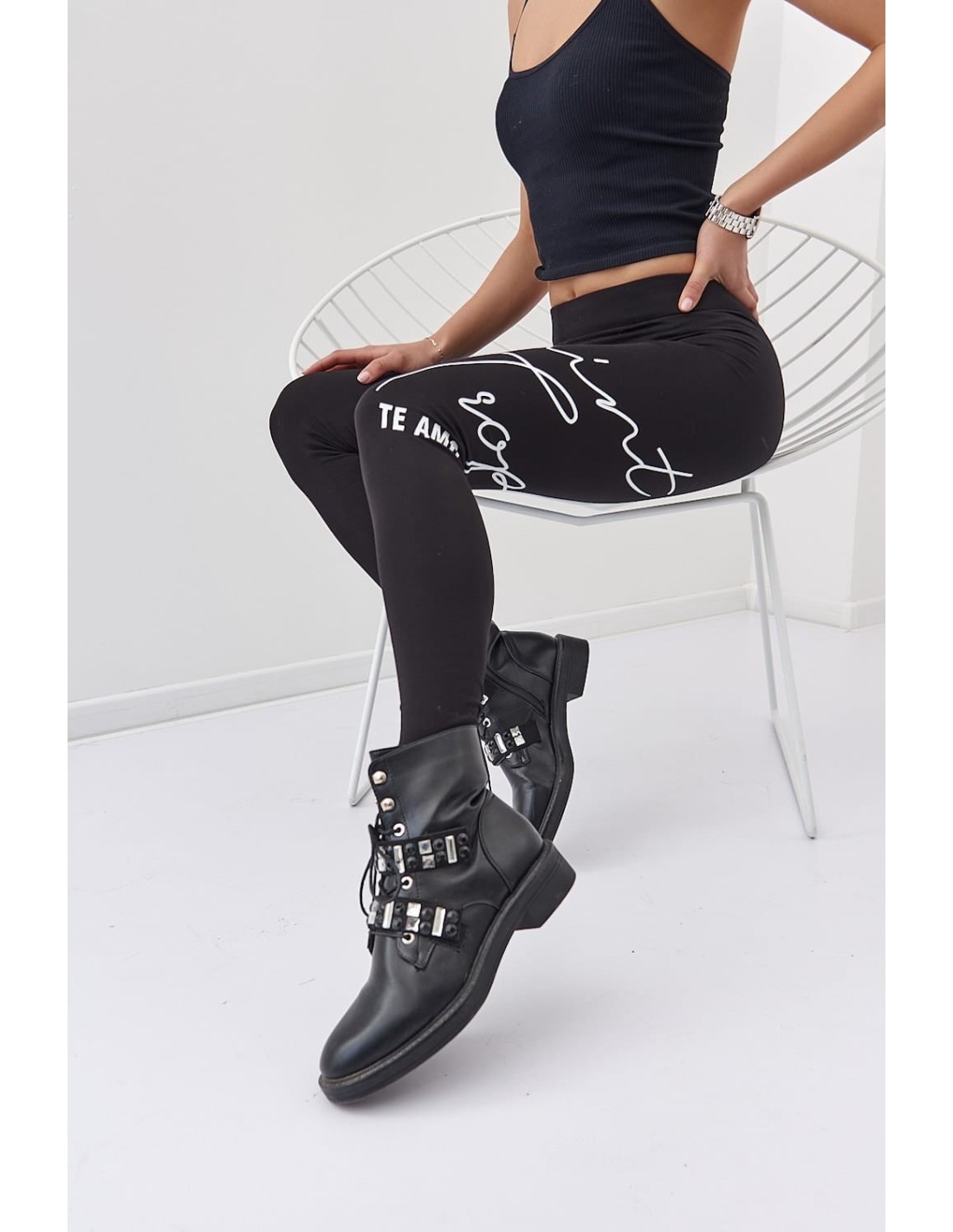 Schwarze Leggings mit Aufschrift 01474 – Online-Shop – Boutique